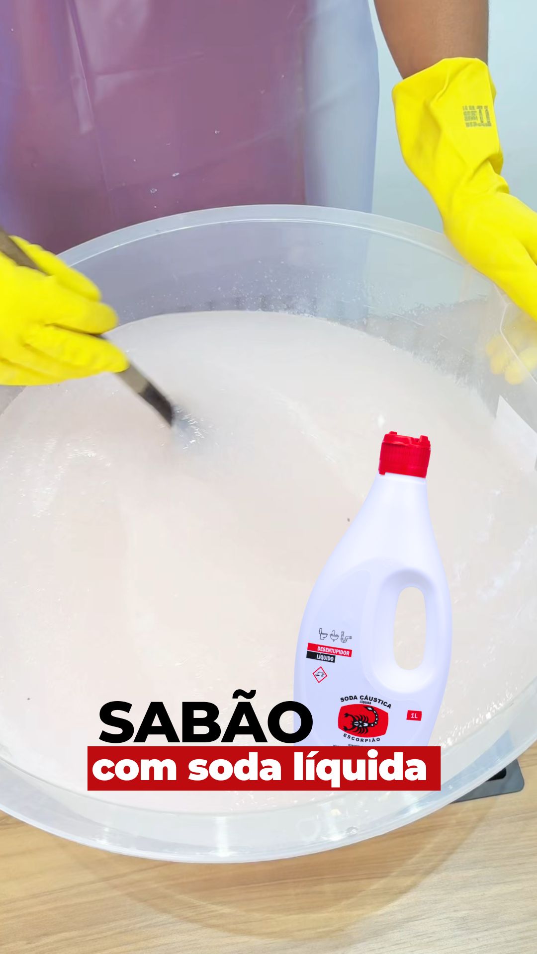 Sabão líquido preparado com Soda Cáustica Escorpião